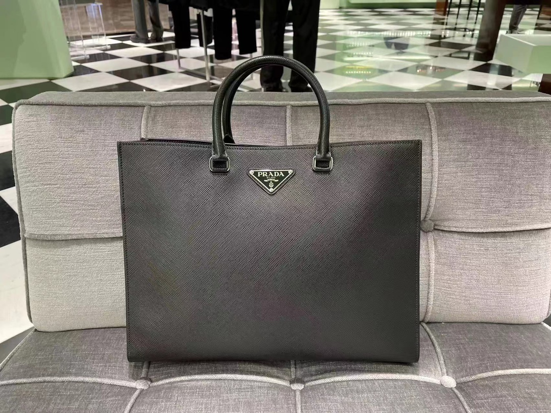 Prada More than thirty thousand