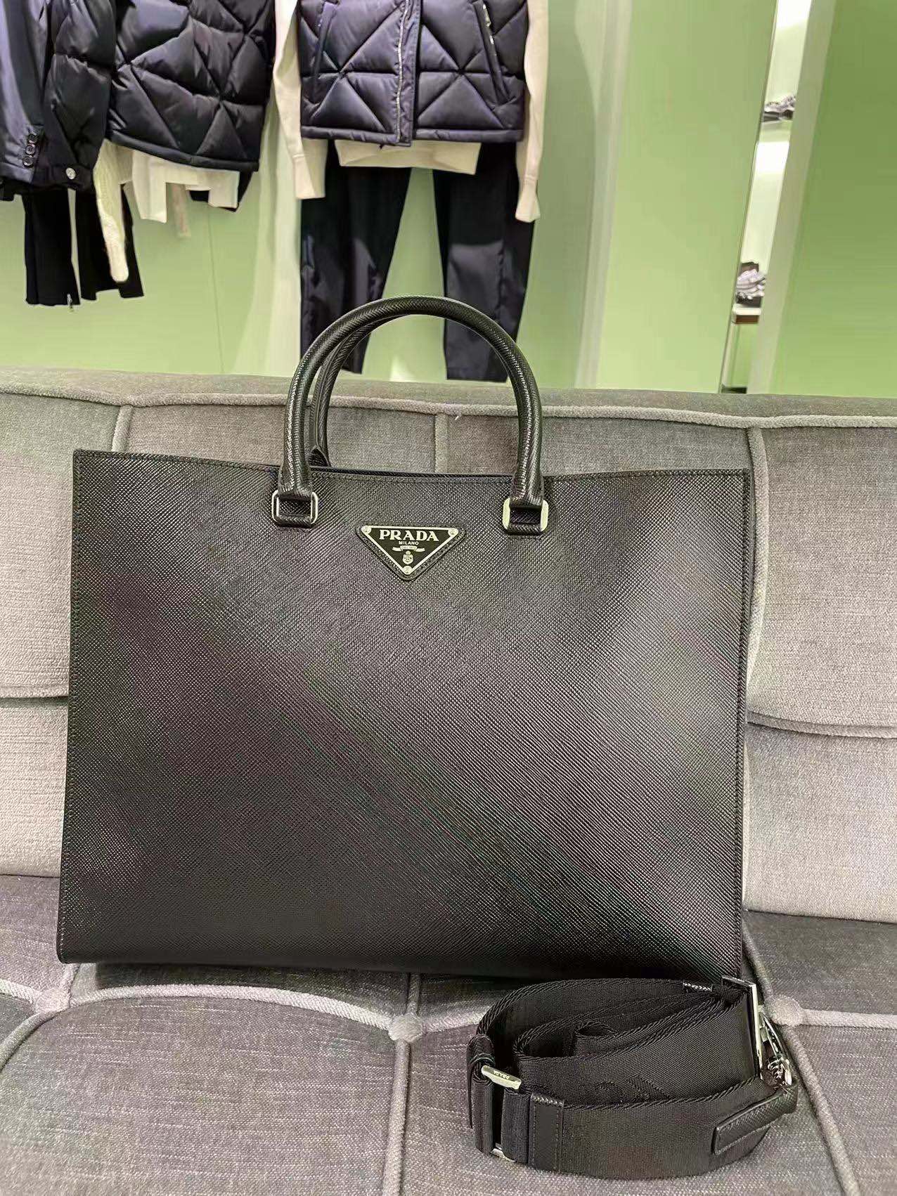 Prada More than thirty thousand