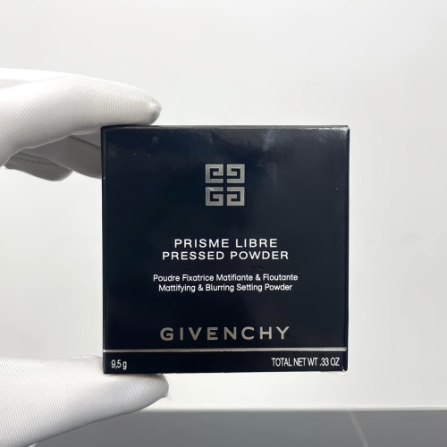 Givenchy Prisme Libre Pressed Powder - Mattifying & Blurring Setting Powder 1 Givenchy Prisme Libre Pressed Powder - Mattifying & Blurring Setting Powder