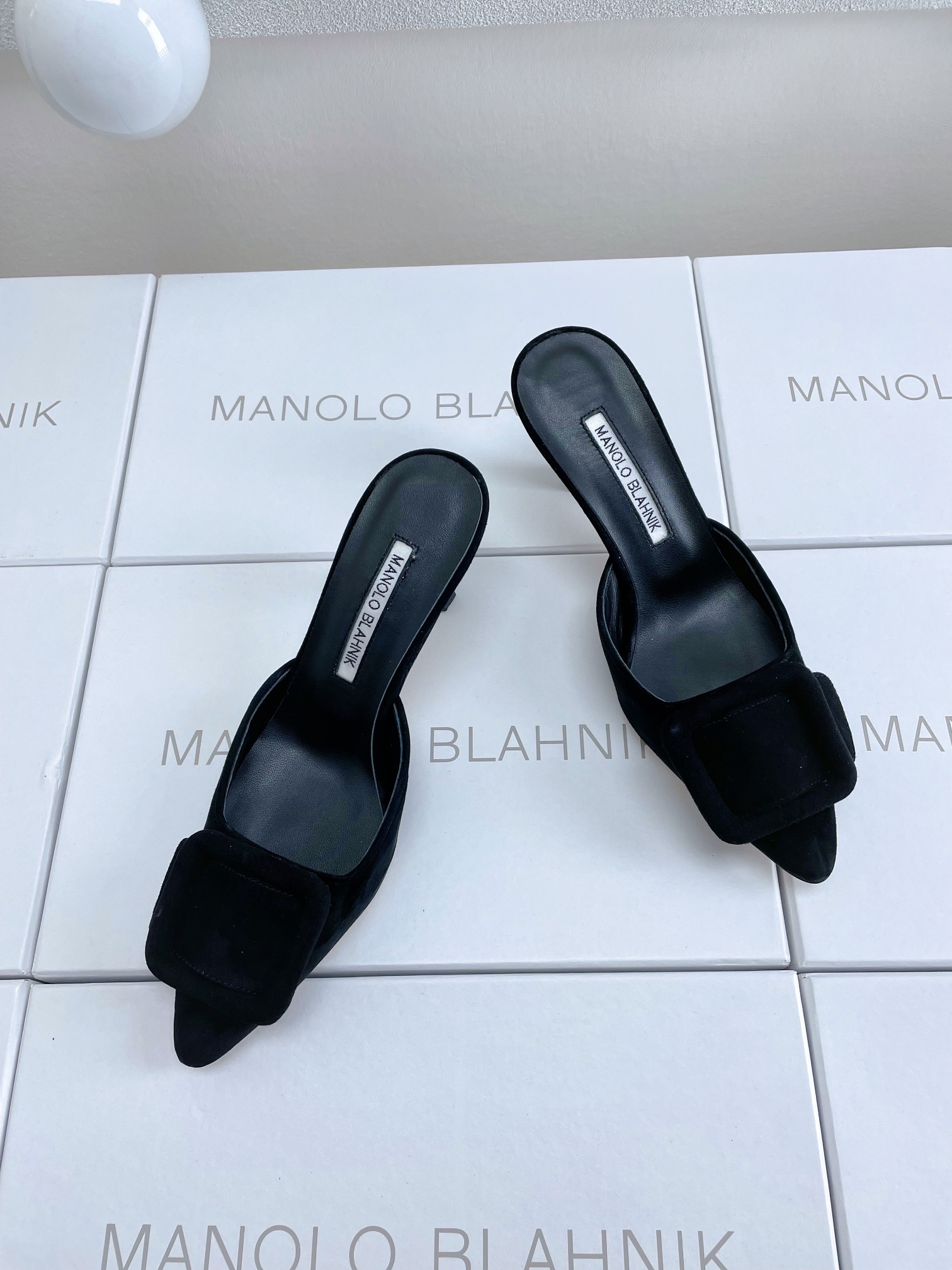 [Manolo Blahnik Women
