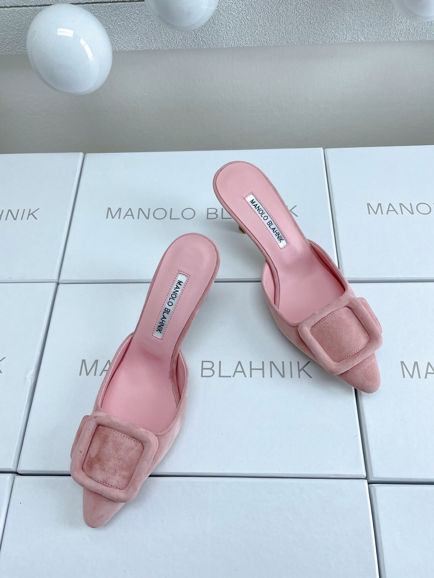 [Manolo Blahnik Women