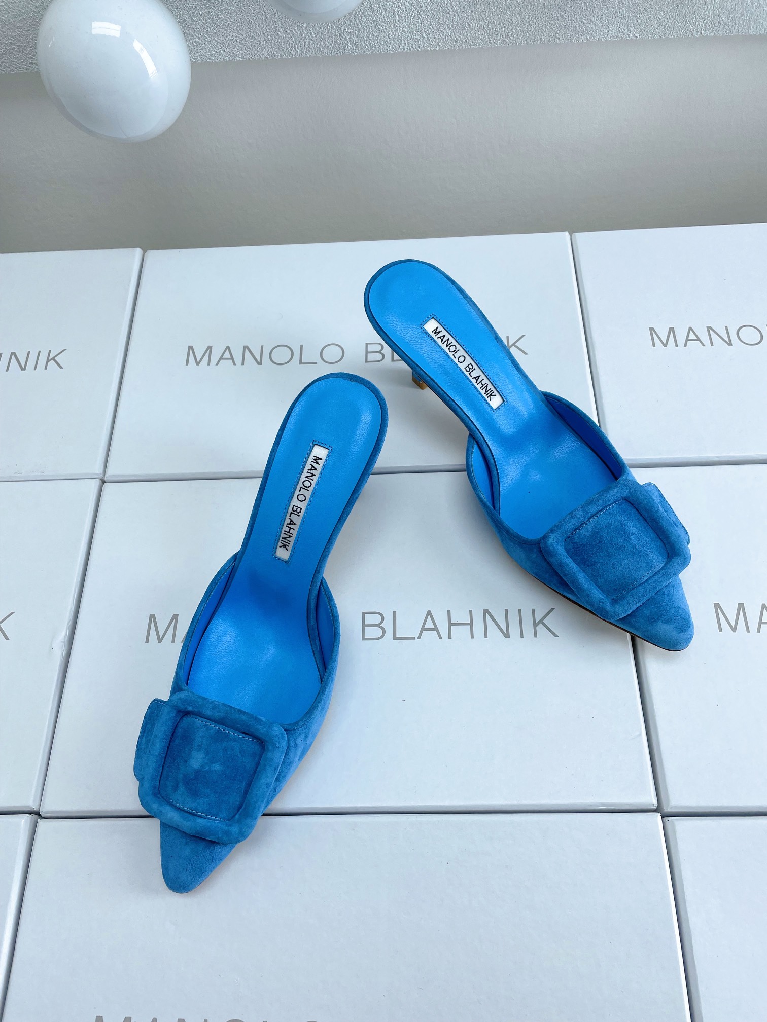 [Manolo Blahnik Women
