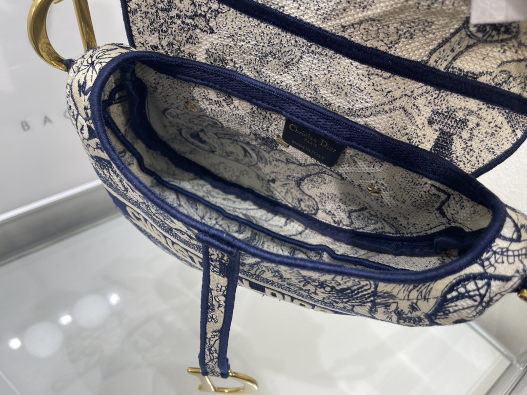 Dior 刺绣【 saddle Oblique 限定款 】刺绣 蓝D大号尺寸：25 5 x 20 x 6