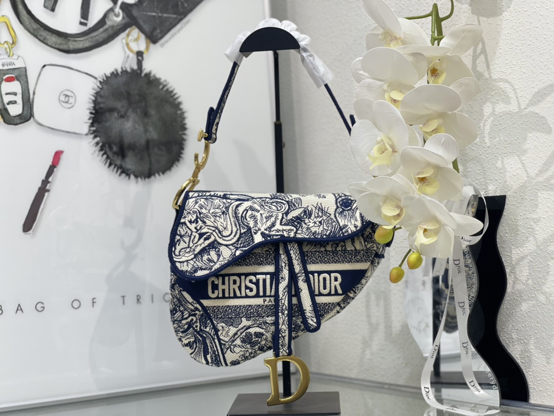 Dior 刺绣【 saddle Oblique 限定款 】刺绣 蓝D大号尺寸：25 5 x 20 x 6