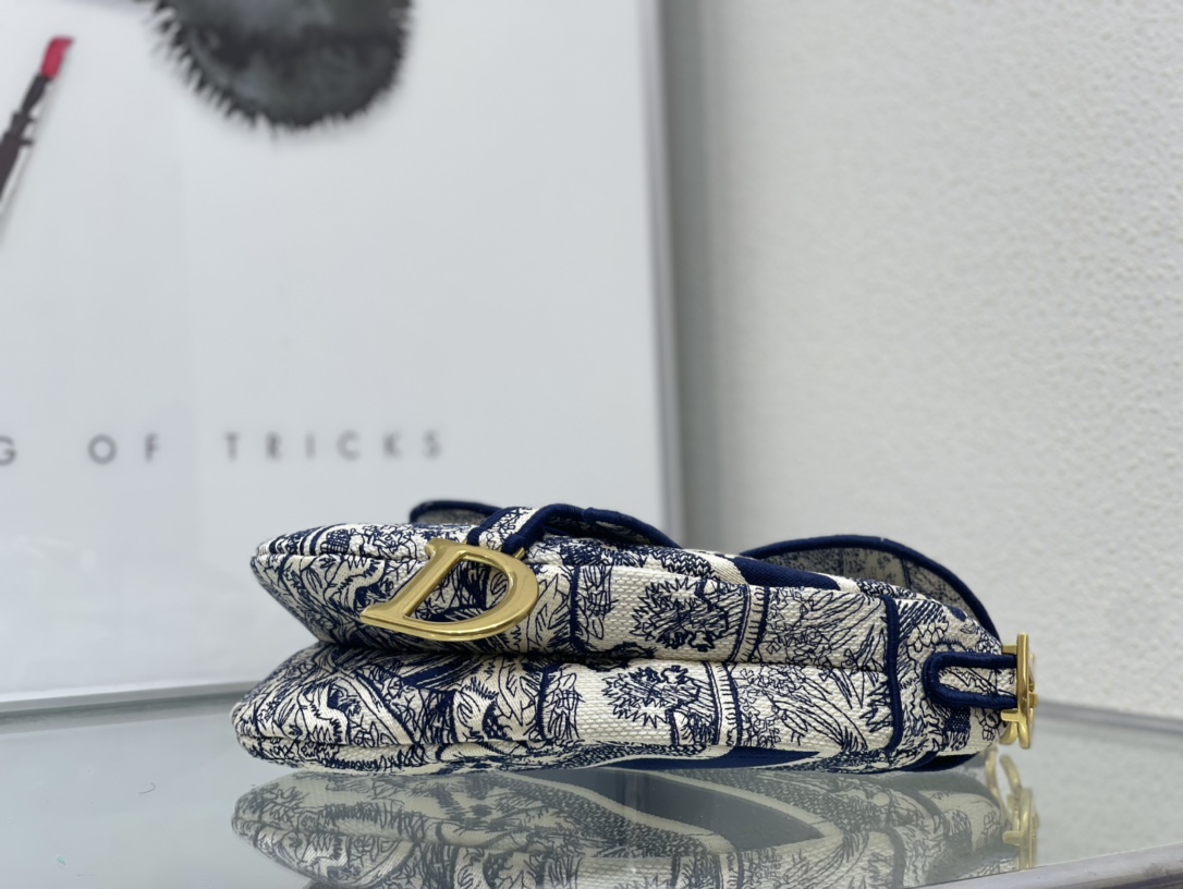 Dior 刺绣【 saddle Oblique 限定款 】刺绣 蓝D大号尺寸：25 5 x 20 x 6