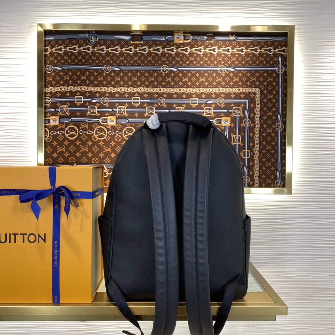 [Backpacks][DISCOVERY backpack] Black embossedThis Discovery backpack is ma