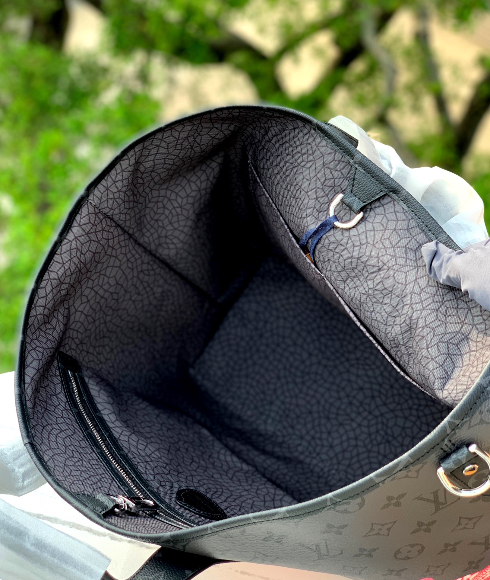 非市场普通话 进口皮料半钢五金 尺寸：43 x 34 x 17.5cmM46434 黑花（南瓜）香港贸易