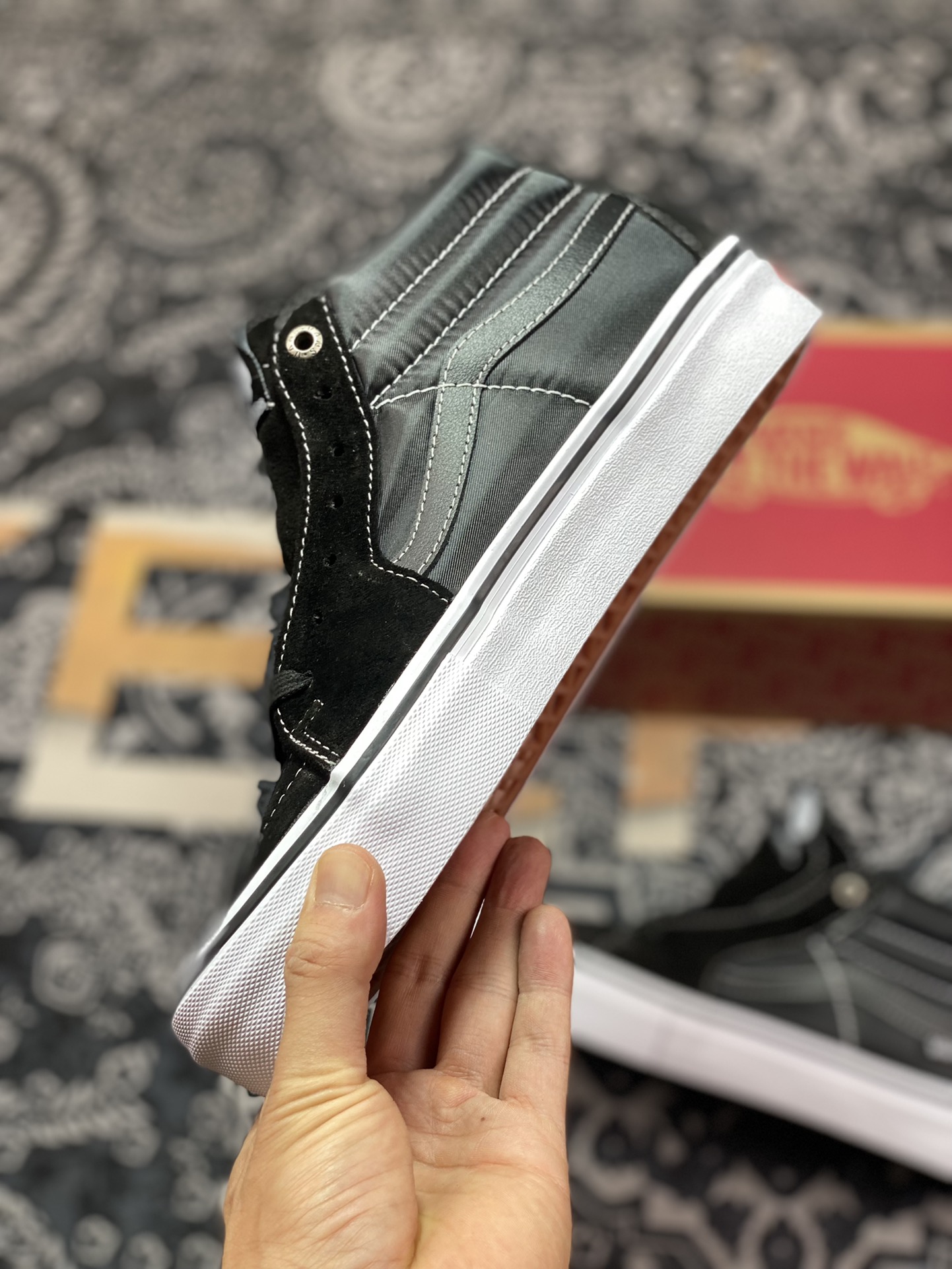 VANS SK8-MID PRO mid-top ANTIHERO collaboration model VN0A347UVGD1