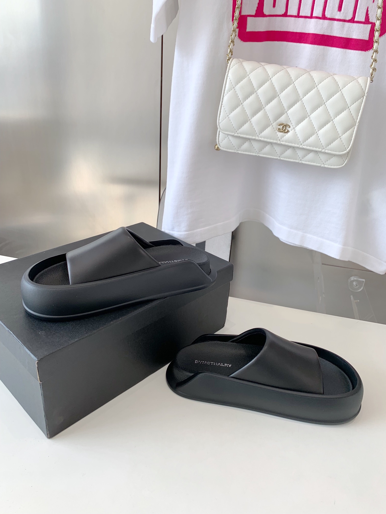 2023SS Dymonlaty Stomping On Shit Slippers: Comfortable, Stylish, and Exerciseful - 图片 2