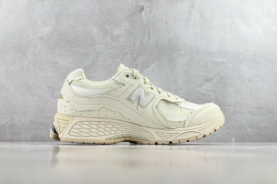 New Balance NB 2002R “Refined future” sea salt white M2002RDC