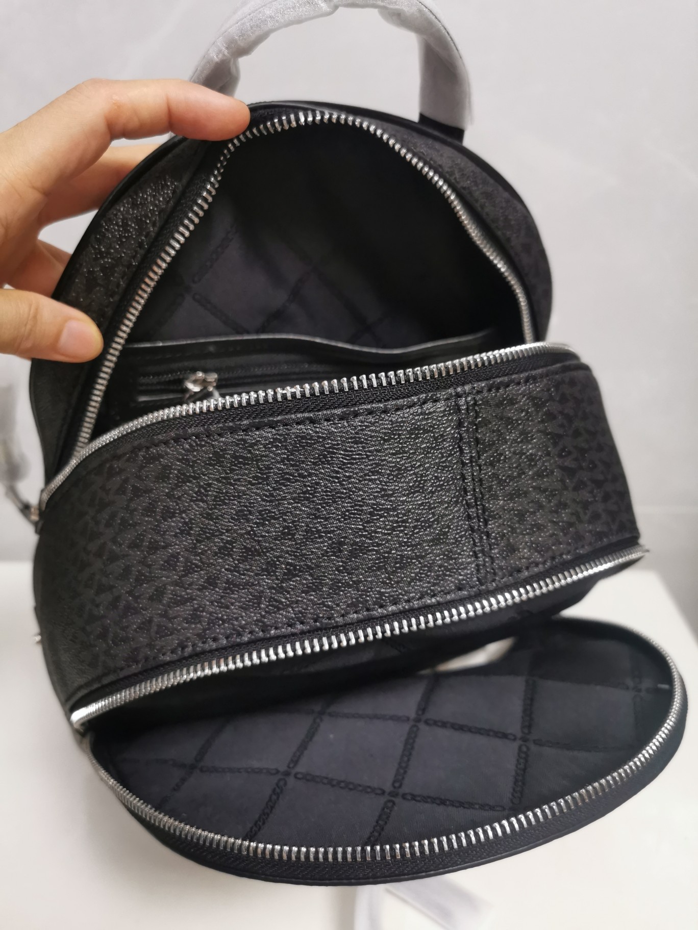Michael Kors Mk纯原货小字母双肩包拼接女包 RHEA ZIP字母双肩包书包旅行包中号背包