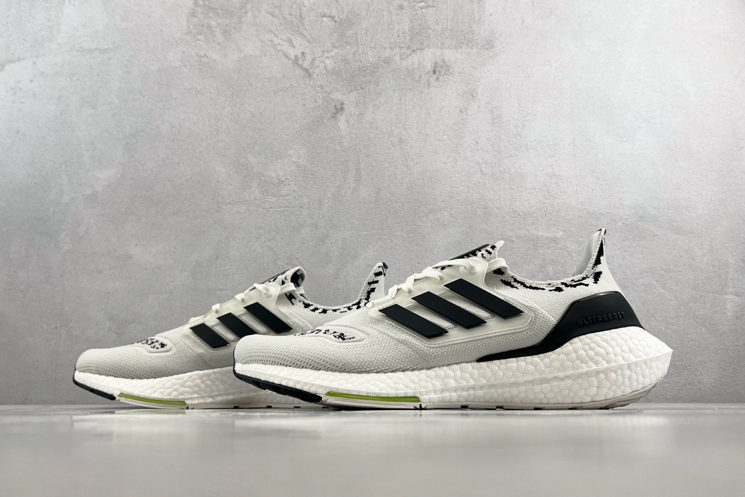 adidas UItraboost 22 white black GX5573