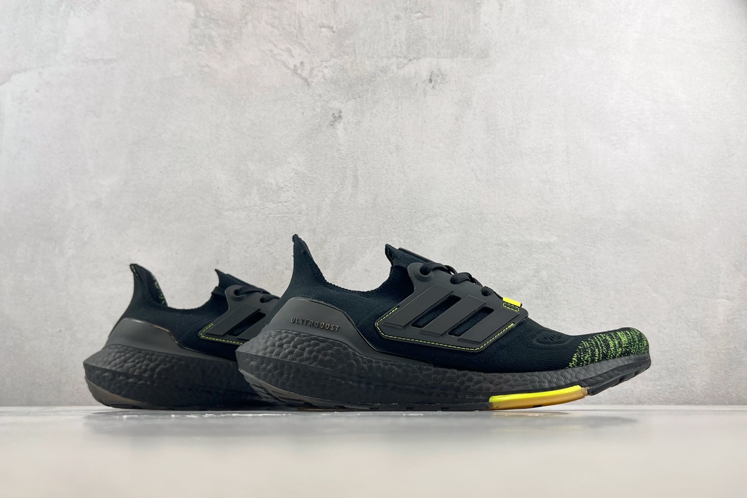 adidas UItraboost 22 black green GX5915