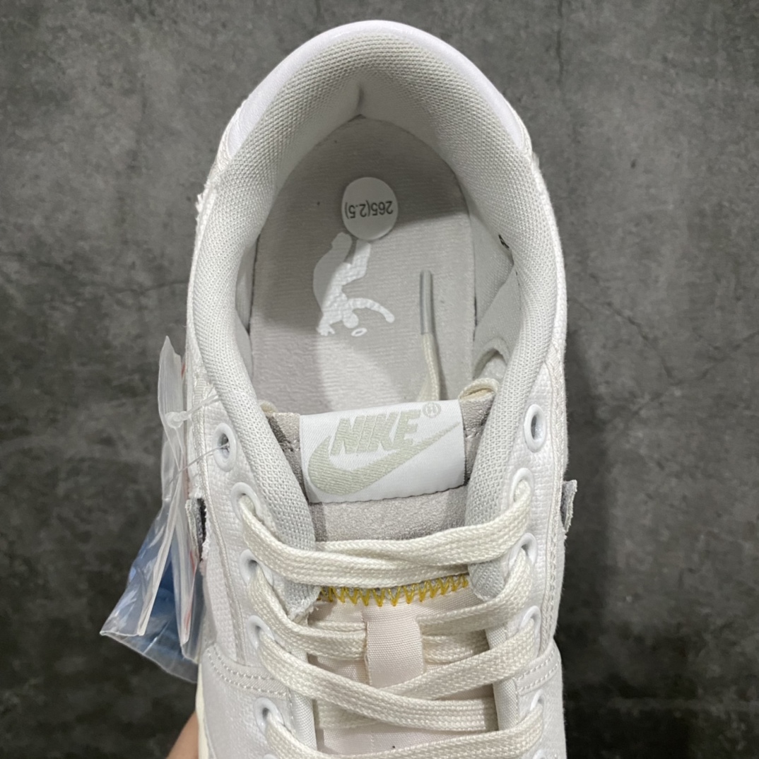 图片[8]-【Top版本】Union x Air Jordan 1 KO Low White低帮复古篮球鞋 白色换勾 DO8912-101n鞋面采用白色帆布结构 Swoosh、内衬、鞋跟上的Wings品牌以及橡胶外底均采用中性灰色呈现 其他细节包括脚趾和舌头的覆盖缝合处的大学金色 以及脚踝外侧的标志性“UN/LA”图案 饰面细节包括可互换Swoosh标志、橡胶中底和联名包装SIZE：36 36.5 37.5 38 38.5 39 40 40.5 41 42 42.5 43 44 44.5 45-莆田鞋批发中心