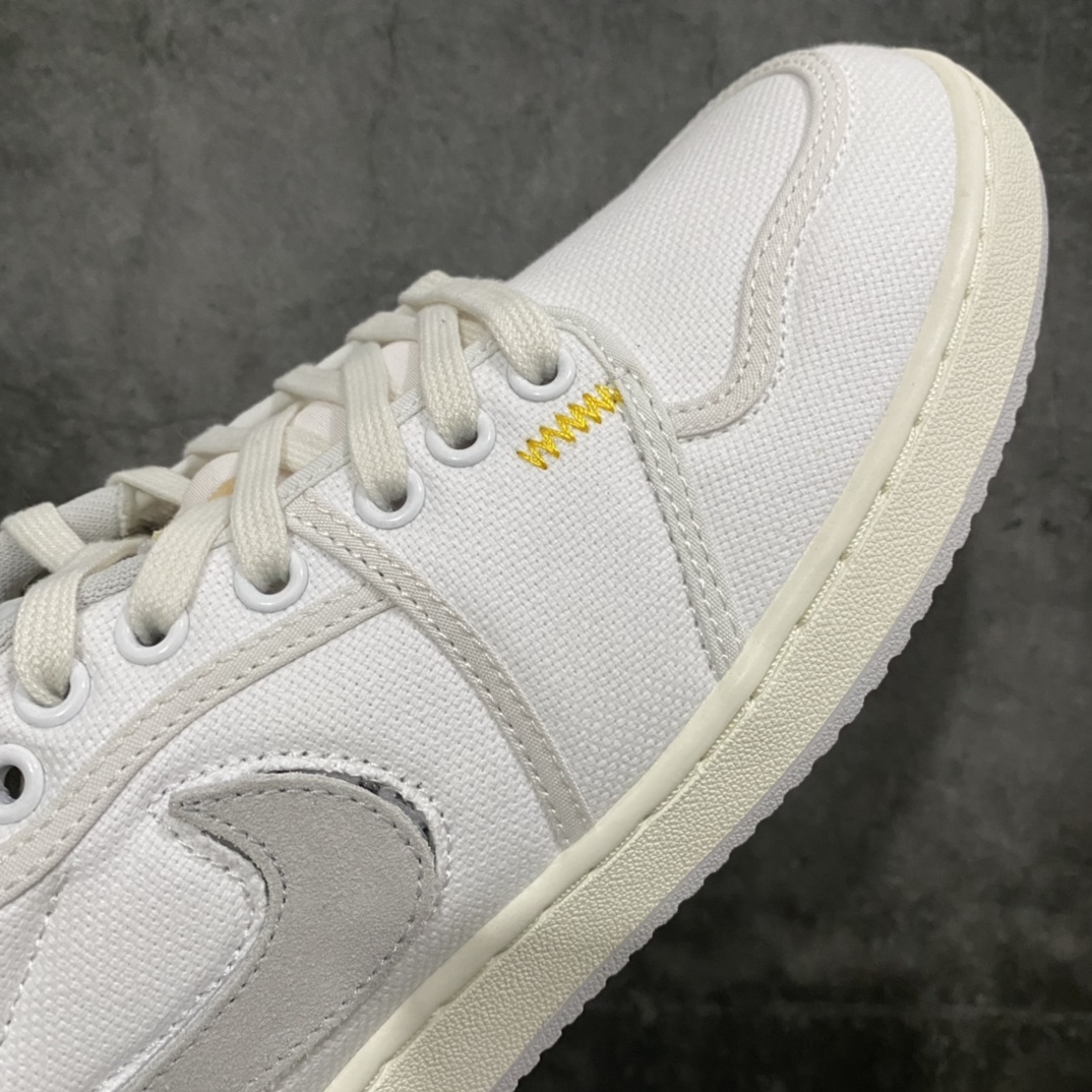 图片[6]-【Top版本】Union x Air Jordan 1 KO Low White低帮复古篮球鞋 白色换勾 DO8912-101n鞋面采用白色帆布结构 Swoosh、内衬、鞋跟上的Wings品牌以及橡胶外底均采用中性灰色呈现 其他细节包括脚趾和舌头的覆盖缝合处的大学金色 以及脚踝外侧的标志性“UN/LA”图案 饰面细节包括可互换Swoosh标志、橡胶中底和联名包装SIZE：36 36.5 37.5 38 38.5 39 40 40.5 41 42 42.5 43 44 44.5 45-莆田鞋批发中心