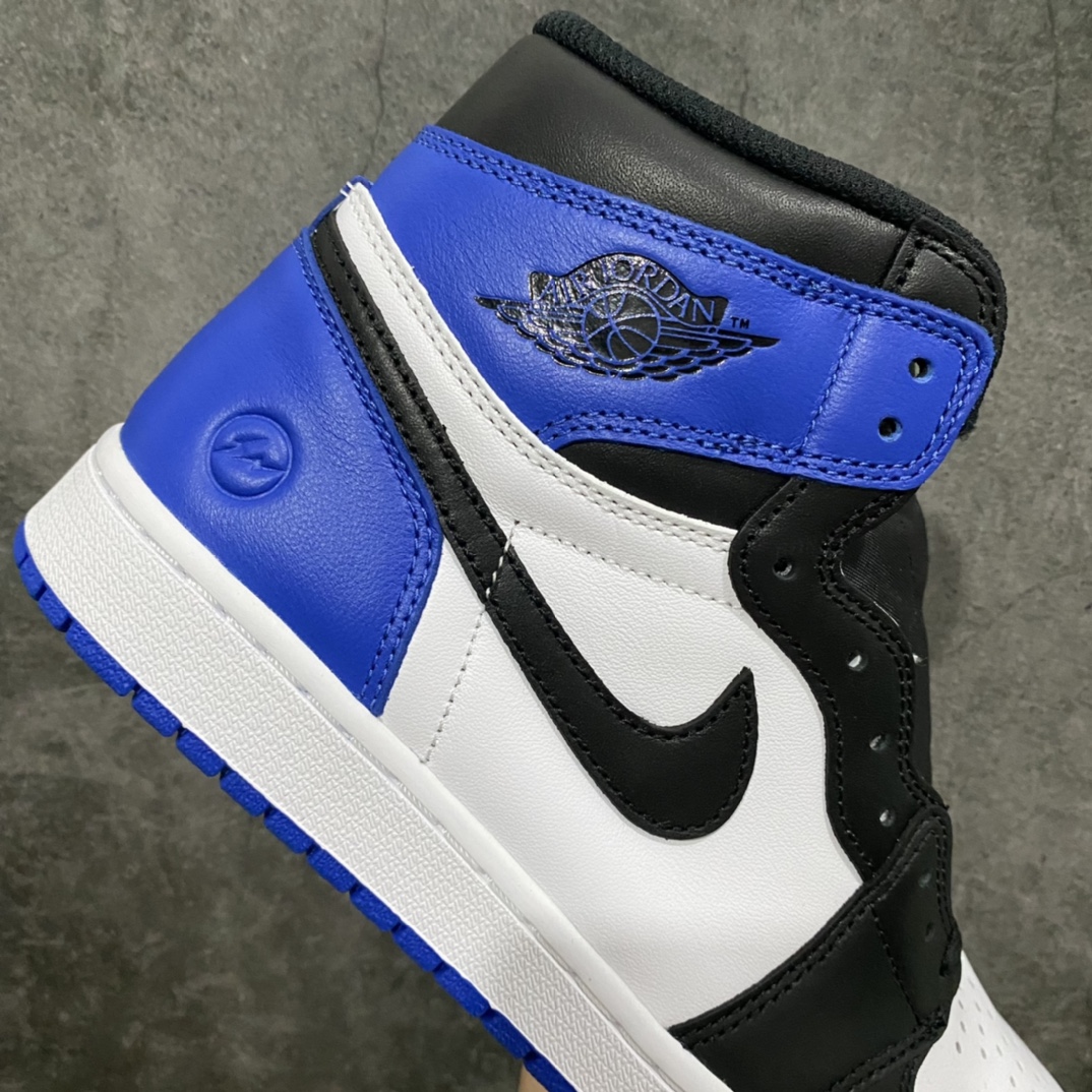 图片[7]-【纯原X版】Fragment Design x Air Jordan 1 Retro High AJ1黑白蓝藤原浩大闪电高帮 716371-040n市售顶级品质 原厂头层皮 鞋型细节到位n闪电⚡压印深度立体 玻璃冲刀裁片超高清洁度溢胶控制完美 高端零售首选版本💪🏻 尺码：40-47.5-莆田鞋批发中心