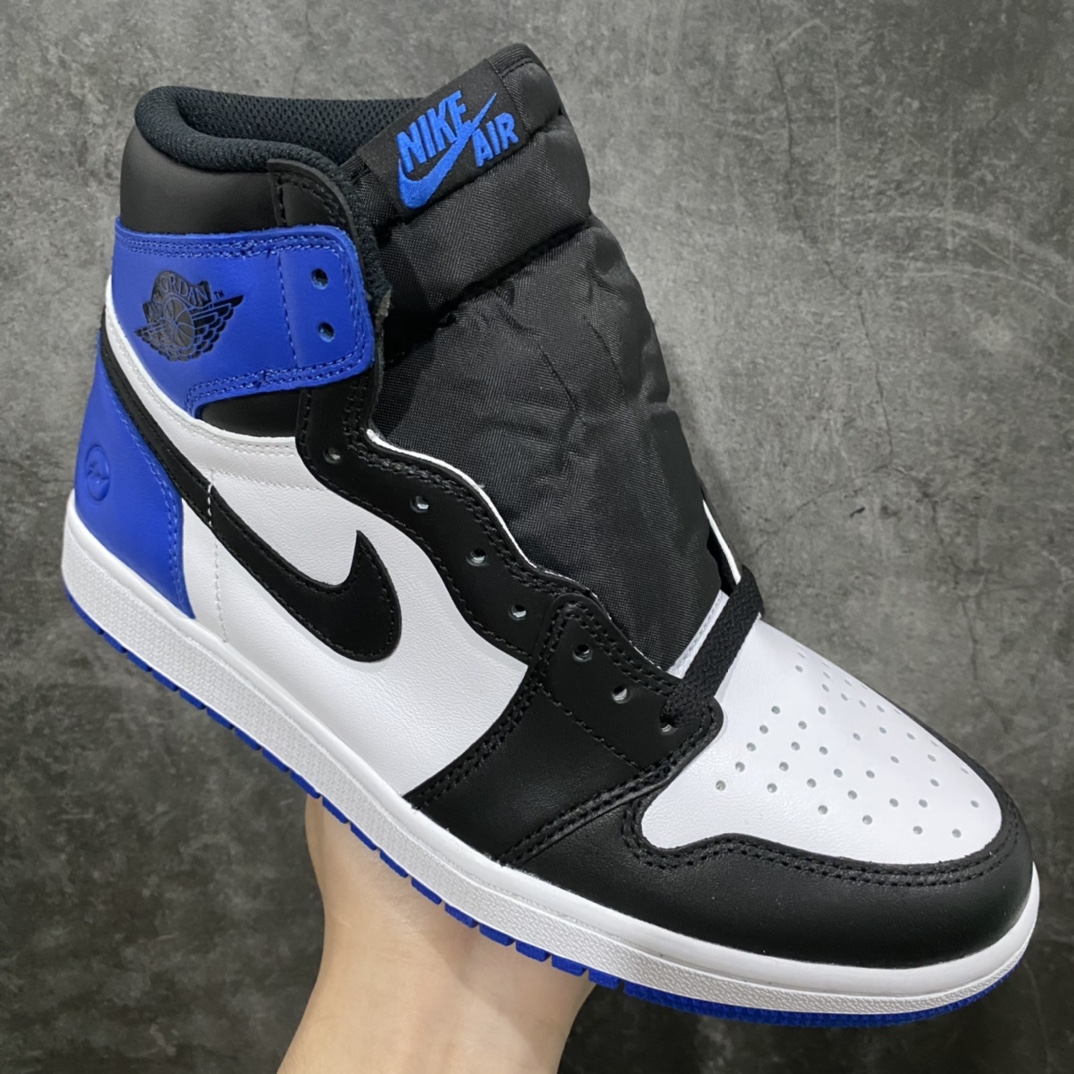 图片[3]-【纯原X版】Fragment Design x Air Jordan 1 Retro High AJ1黑白蓝藤原浩大闪电高帮 716371-040n市售顶级品质 原厂头层皮 鞋型细节到位n闪电⚡压印深度立体 玻璃冲刀裁片超高清洁度溢胶控制完美 高端零售首选版本💪🏻 尺码：40-47.5-莆田鞋批发中心