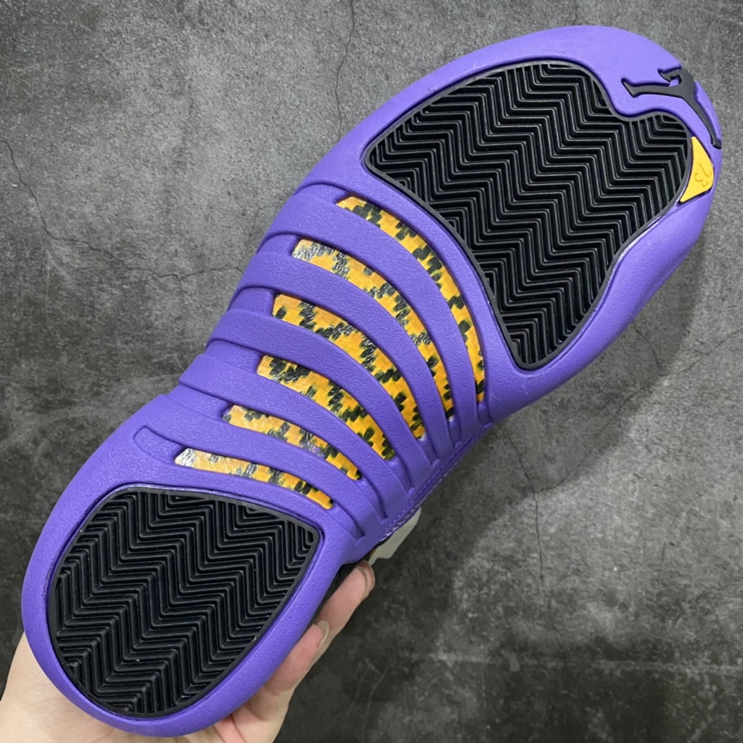 图片[9]-【外贸纯原版本】Air Jordan 12 Retro\”Field Purple\”AJ12 乔丹12代黑紫 货号：CT8013-057n原楦原纸板开发 原汁原味12代鞋型进口原厂皮料 原厂碳板 原装材料原厂定制金属扣 原厂电绣 支持与公司货全方位对比只服务于5%懂鞋的高端客户 发国外可支持各种retail商店充正寄售 SIZE：40 40.5 41 42 42.5 43 44 44.5 45 45.5 46 47.5-莆田鞋批发中心