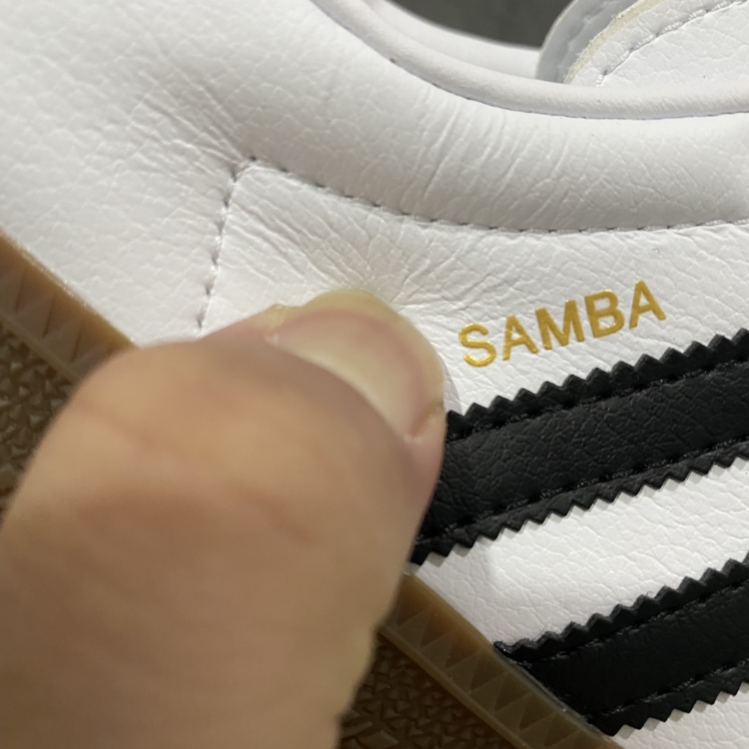 图片[2]-【过验版】Adidas  Samba Vegann桑巴德迅板鞋白黑灰 后跟钢印款 FW2427nn市场最好版本没有之一‼️n全头层甩纹原厂皮料 立体SAMBA烫金logo 区别市场一切版本n针车走线 冲孔均为最高标准打造 后跟港宝材料定型 反口弧度完美n原装海玻璃鞋垫 背面刷胶同步原版，中底区别市场版本‼️nSIZE：35 36 36.5 37.5 38 38.5 39 40 40.5 41 42 42.5 43 44-莆田鞋批发中心