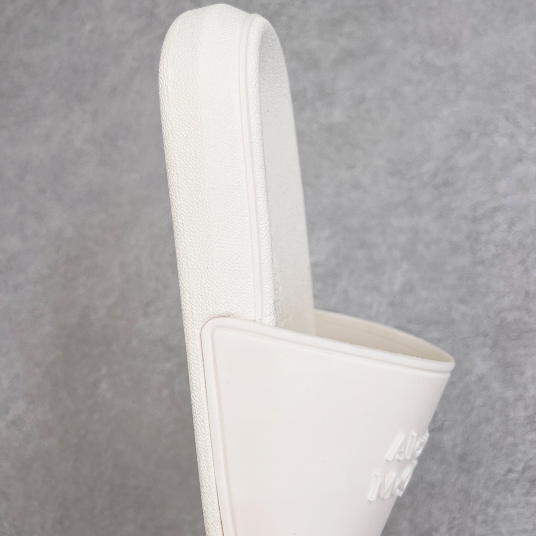 图片[6]-＃纯原福利 Alexander McQueen 亚力山大·麦昆 套穿平低时尚拖鞋 单色400双男鞋 放心冲 官网同步 各大平台官网同步发售 原版1：1开模 面料进口TPU 原版耐黄大底 防水 防滑 立体Loog 全新原盒包装 配件齐全 尺码：40 41 42 43 44 45-选品中心