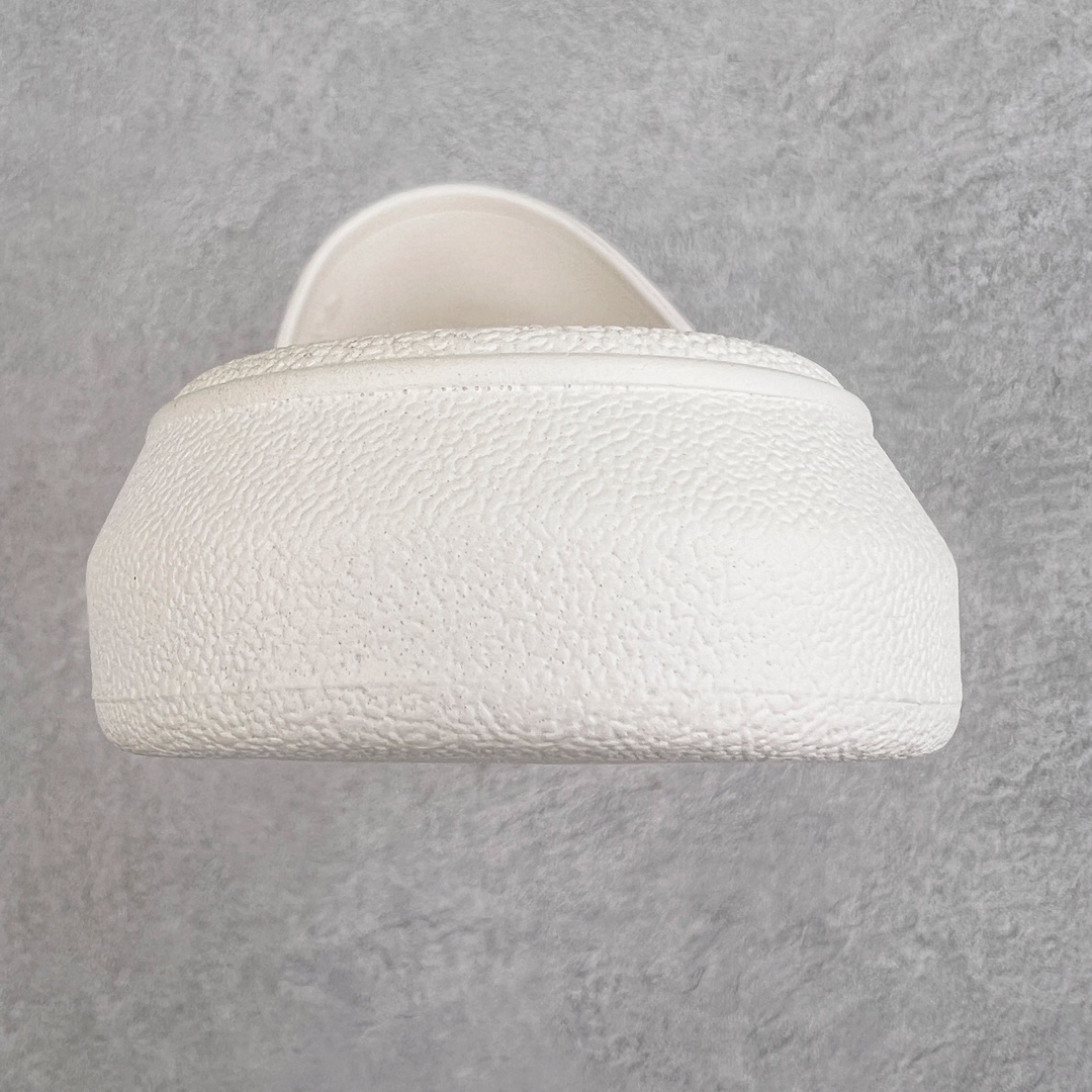 图片[8]-＃纯原福利 Alexander McQueen 亚力山大·麦昆 套穿平低时尚拖鞋 单色400双男鞋 放心冲 官网同步 各大平台官网同步发售 原版1：1开模 面料进口TPU 原版耐黄大底 防水 防滑 立体Loog 全新原盒包装 配件齐全 尺码：40 41 42 43 44 45-选品中心