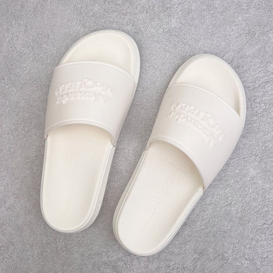 图片[3]-＃纯原福利 Alexander McQueen 亚力山大·麦昆 套穿平低时尚拖鞋 单色400双男鞋 放心冲 官网同步 各大平台官网同步发售 原版1：1开模 面料进口TPU 原版耐黄大底 防水 防滑 立体Loog 全新原盒包装 配件齐全 尺码：40 41 42 43 44 45-选品中心