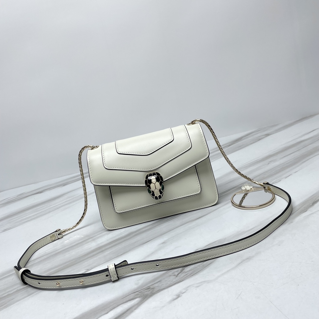 Alaïa Classic Handcrafted Luxury Leather Shoulder Bag Ref