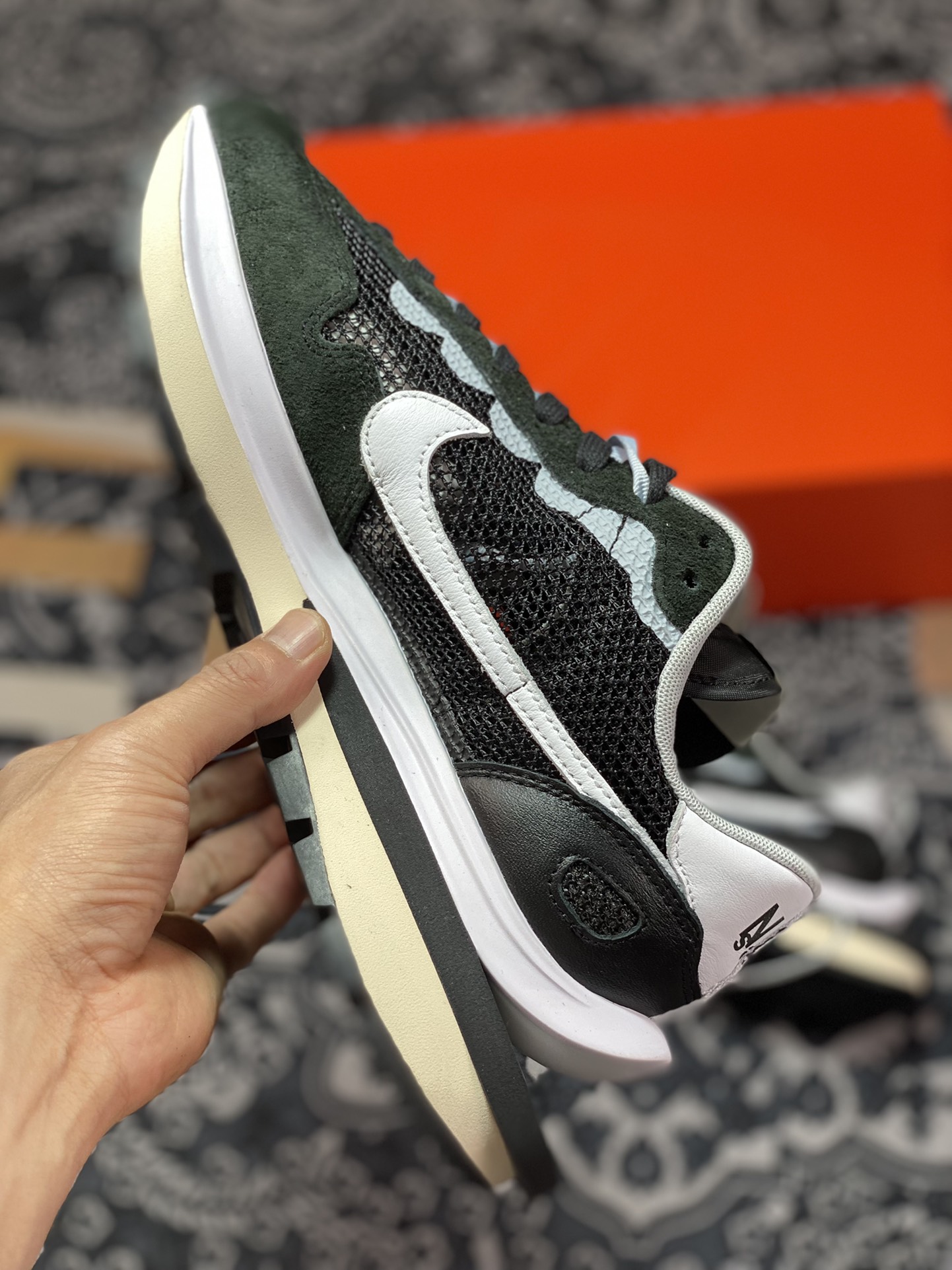 Purely original / unidentifiable Sacai x Nike Vaporwaffle 3.0 ” Black and White ” CV1363-001