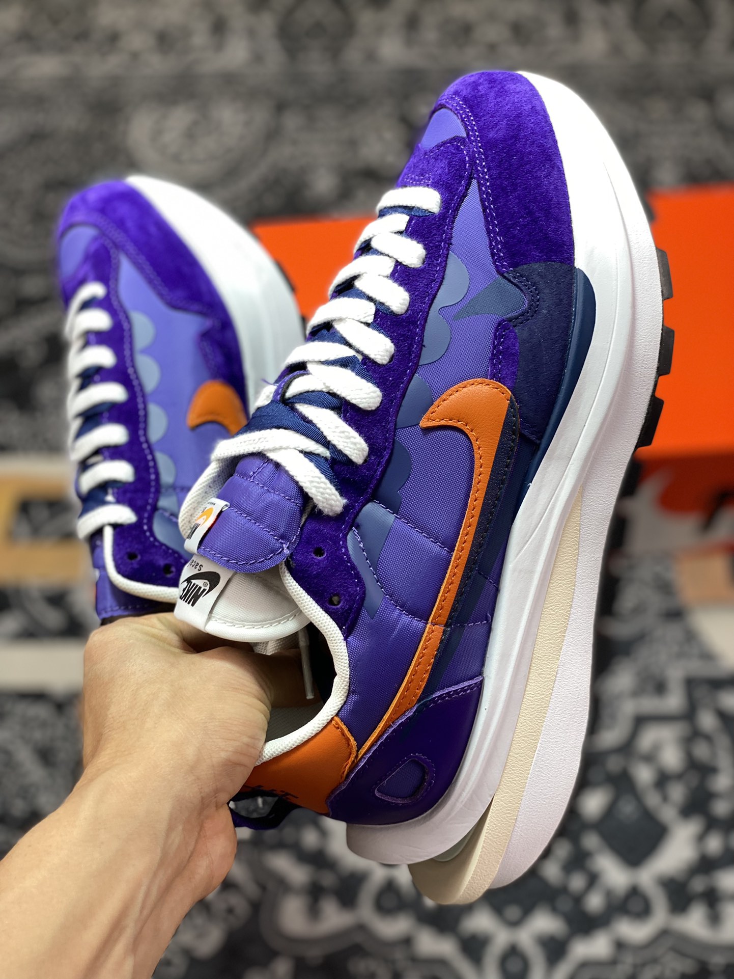 Purely original/unidentifiable Sacai x Nike Vaporwaffle 3.0 Purple Orange DD1875-500