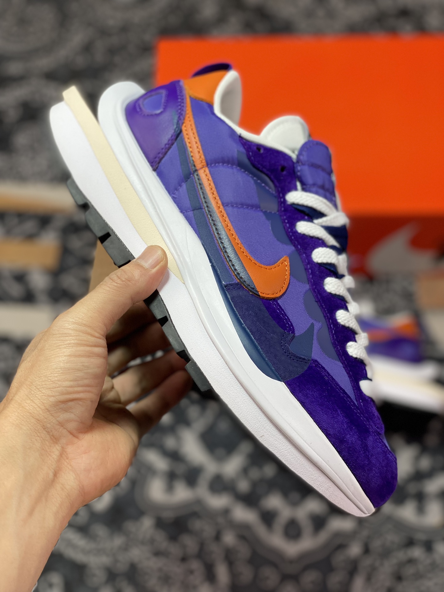 Purely original/unidentifiable Sacai x Nike Vaporwaffle 3.0 Purple Orange DD1875-500