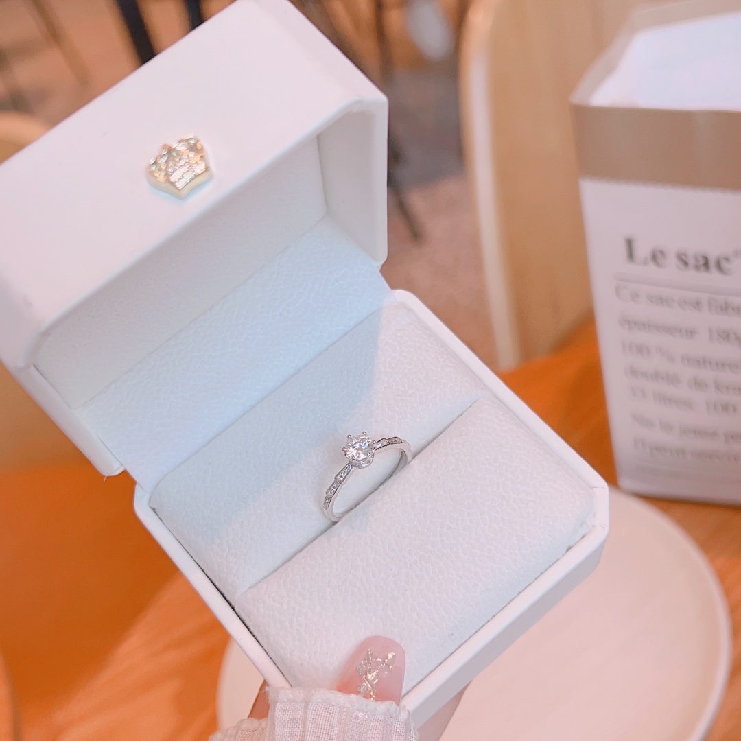 森ガールニッケル無添加銀モアッサナイトリングゴールド 旅行