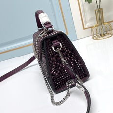 新品【配礼盒】🎁Valentino Garavani VSLING 迷你手提包,通体覆满施华洛世奇®仿水 新品【配礼盒】🎁Valentino Garavani VSLING 迷你手提包,通体覆满施华洛世奇®仿水