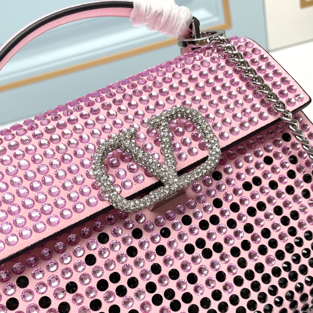 【配礼盒】🎁Valentino Garavani VSLING 迷你手提包，通体覆满施华洛世奇®仿水晶，
