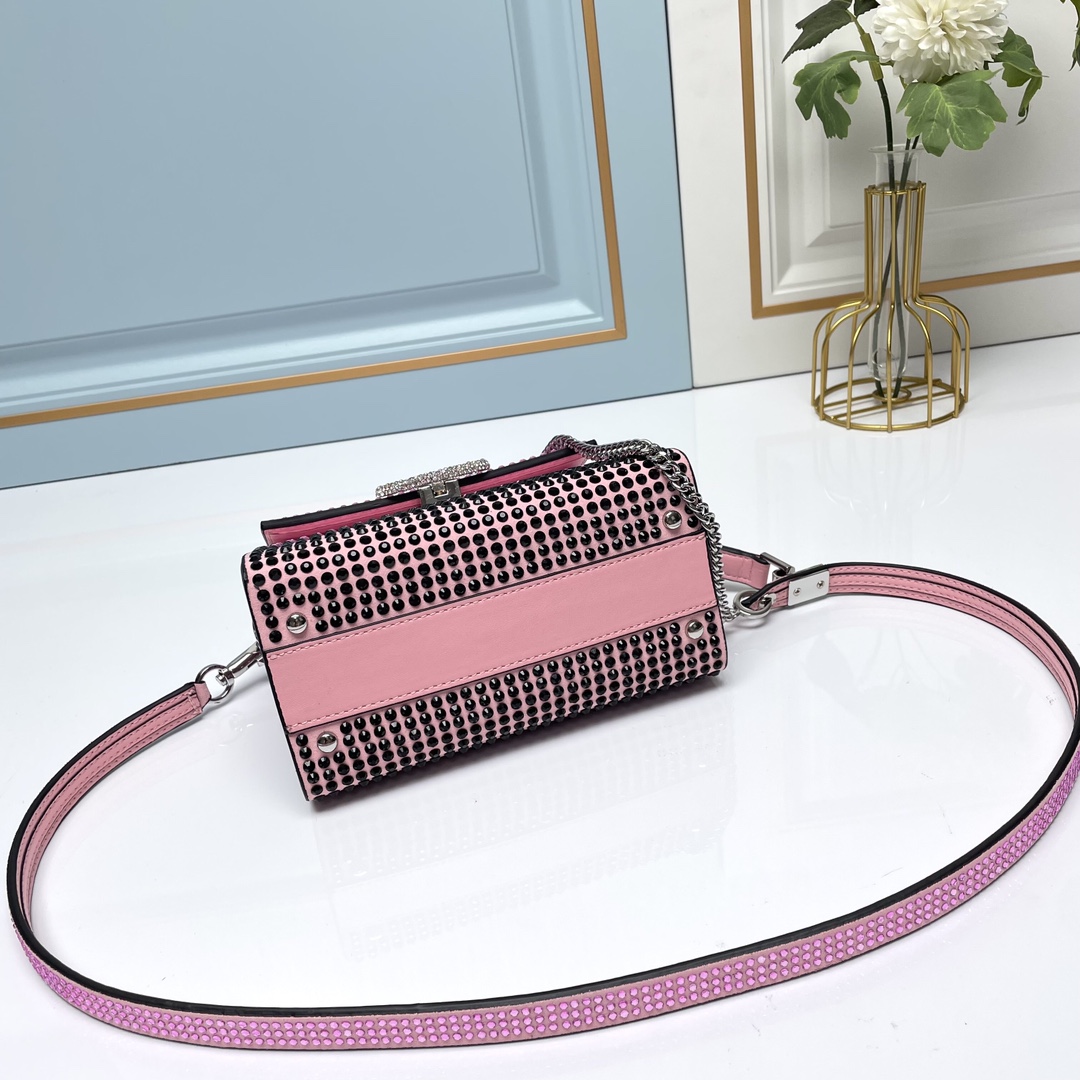 【配礼盒】🎁Valentino Garavani VSLING 迷你手提包，通体覆满施华洛世奇®仿水晶，