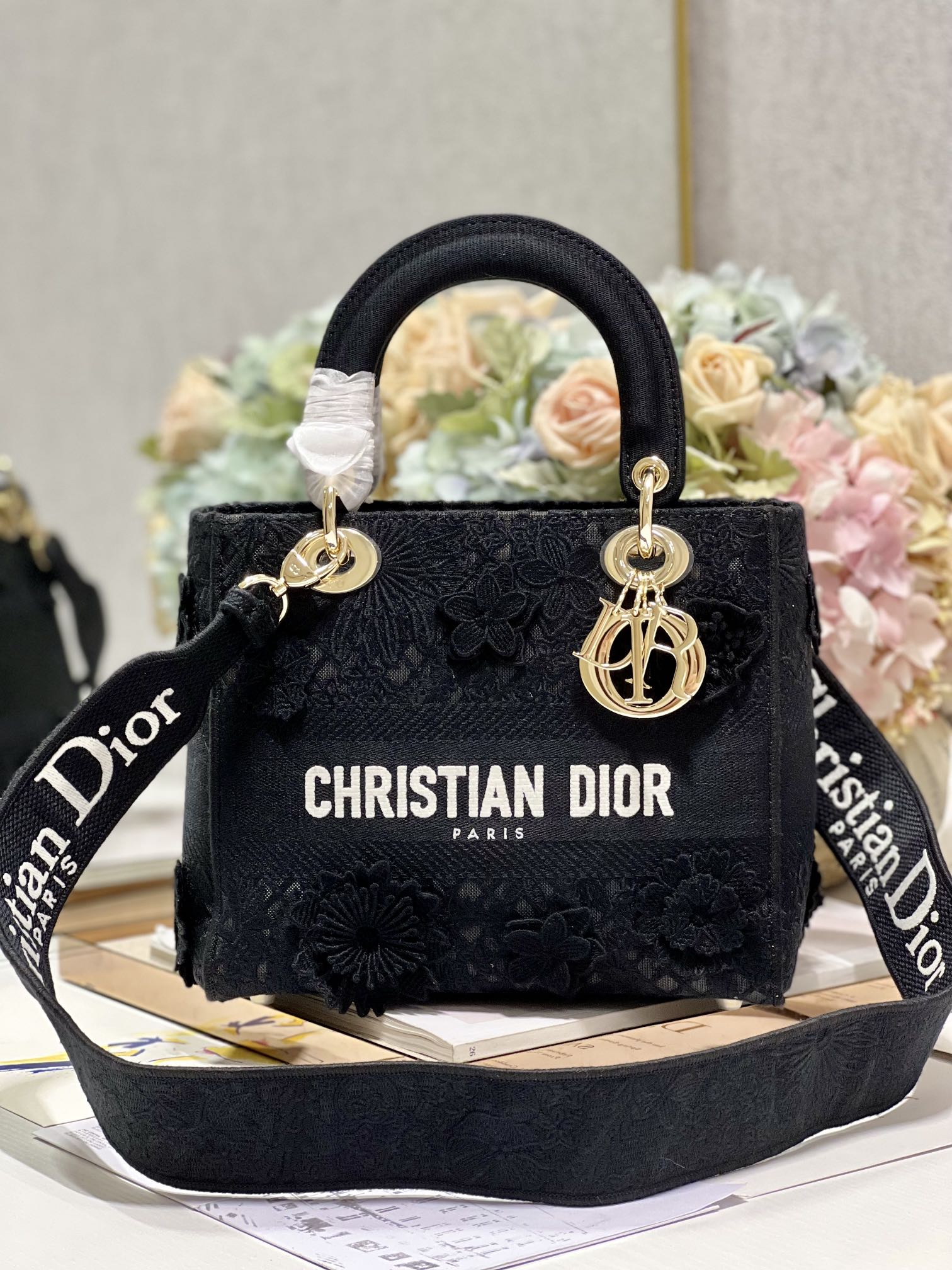 Top Designer replica
 Dior Lady Handbags Crossbody & Shoulder Bags Black Embroidery Fashion