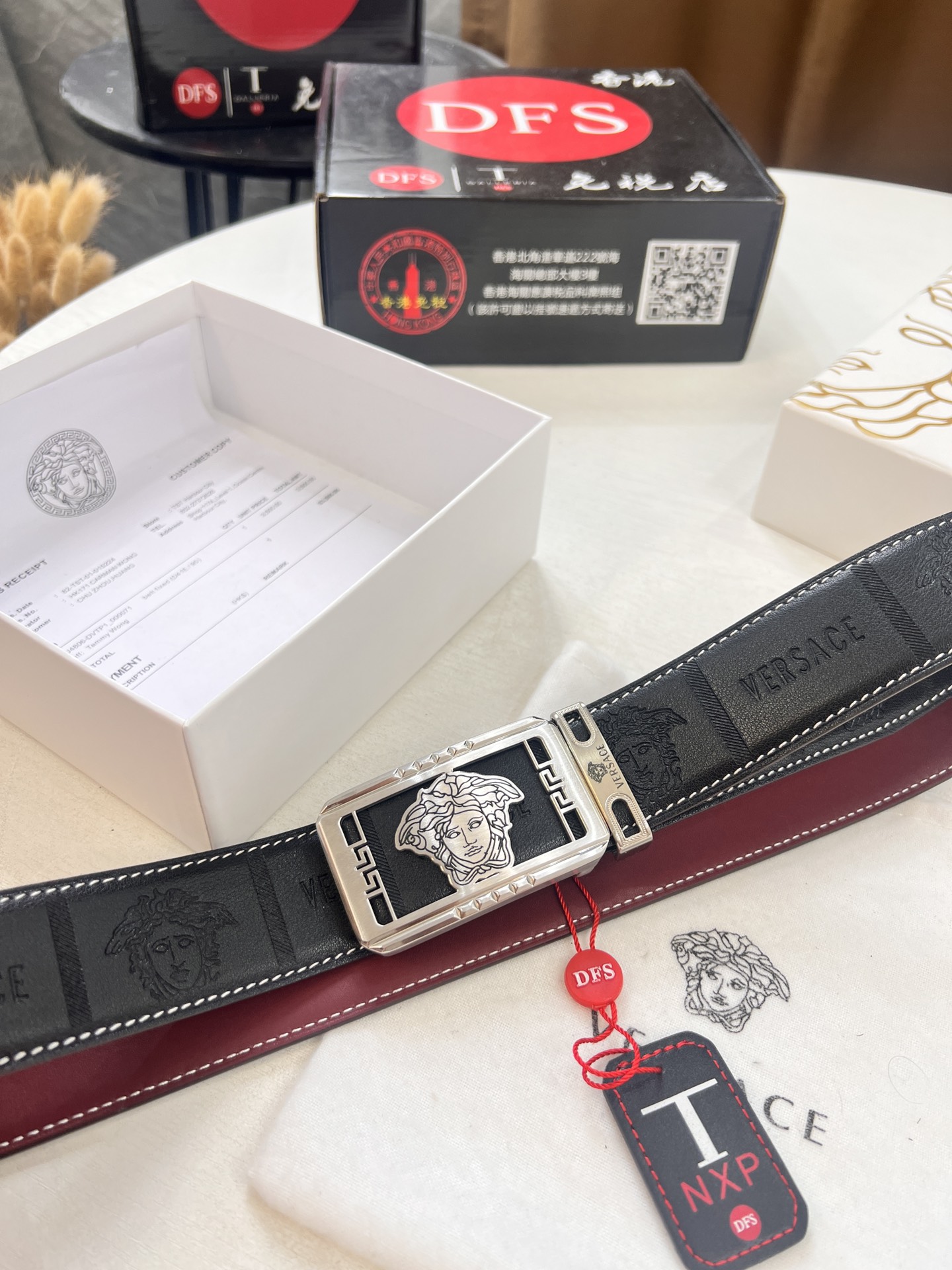 范思哲皮带 年新款 原厂美人头压花头层牛皮 潮牌时尚款 皮手感柔软 双面使用 美人精钢五金 宽度3.8cm