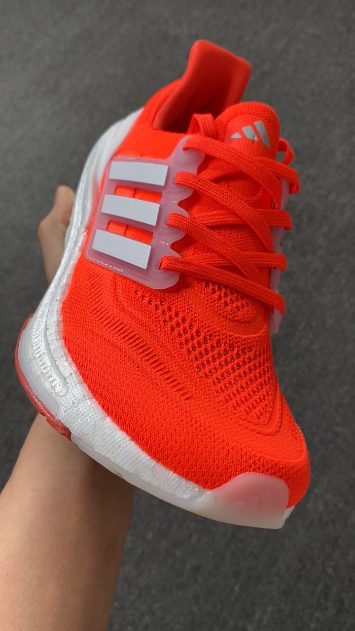 UB9.0白红白尺码36-48总裁L