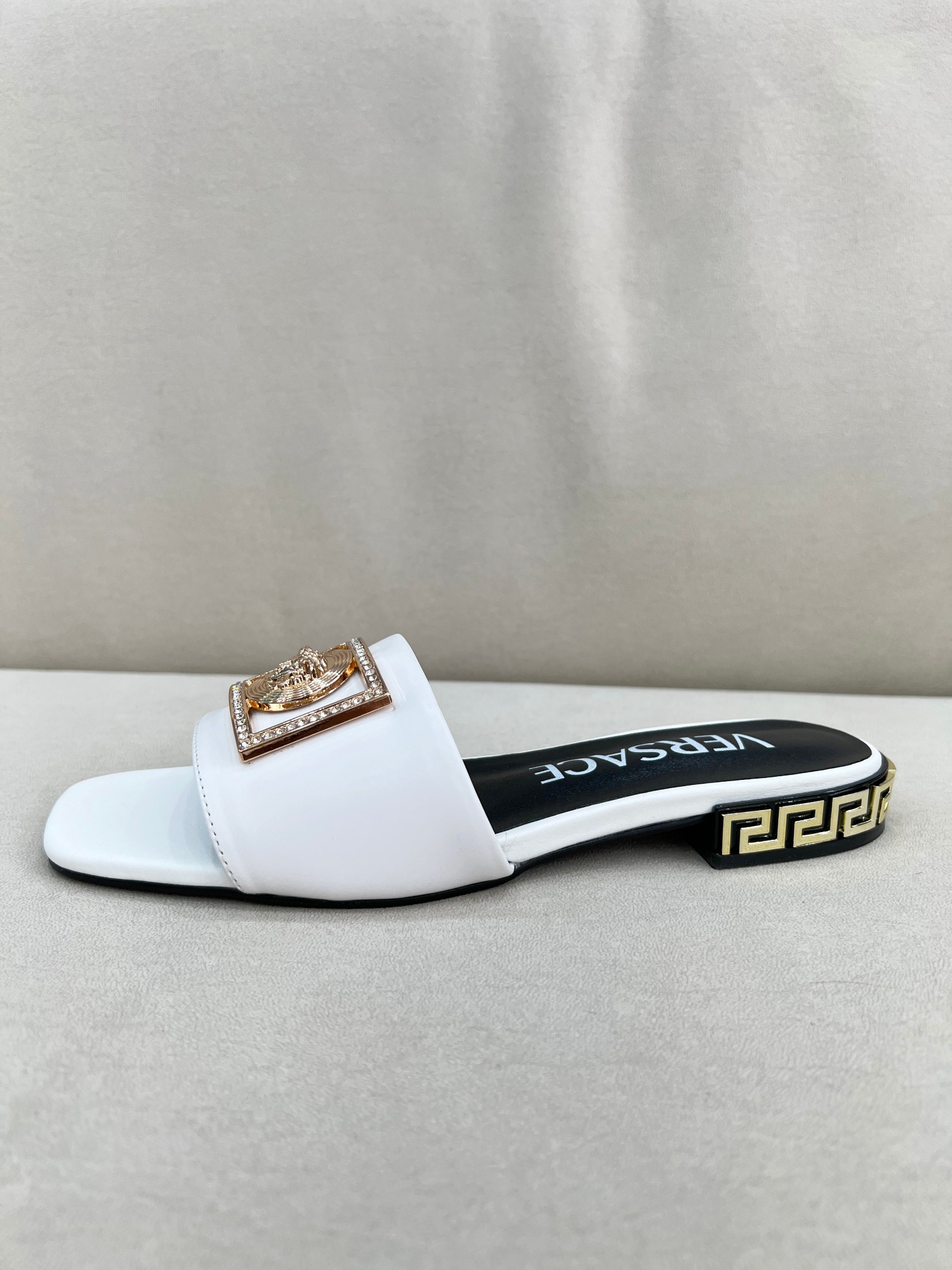Factory precio: suela de cuero P215 suela de goma P180 yardas: 35-44 (44 se puede pedir) Versace nue