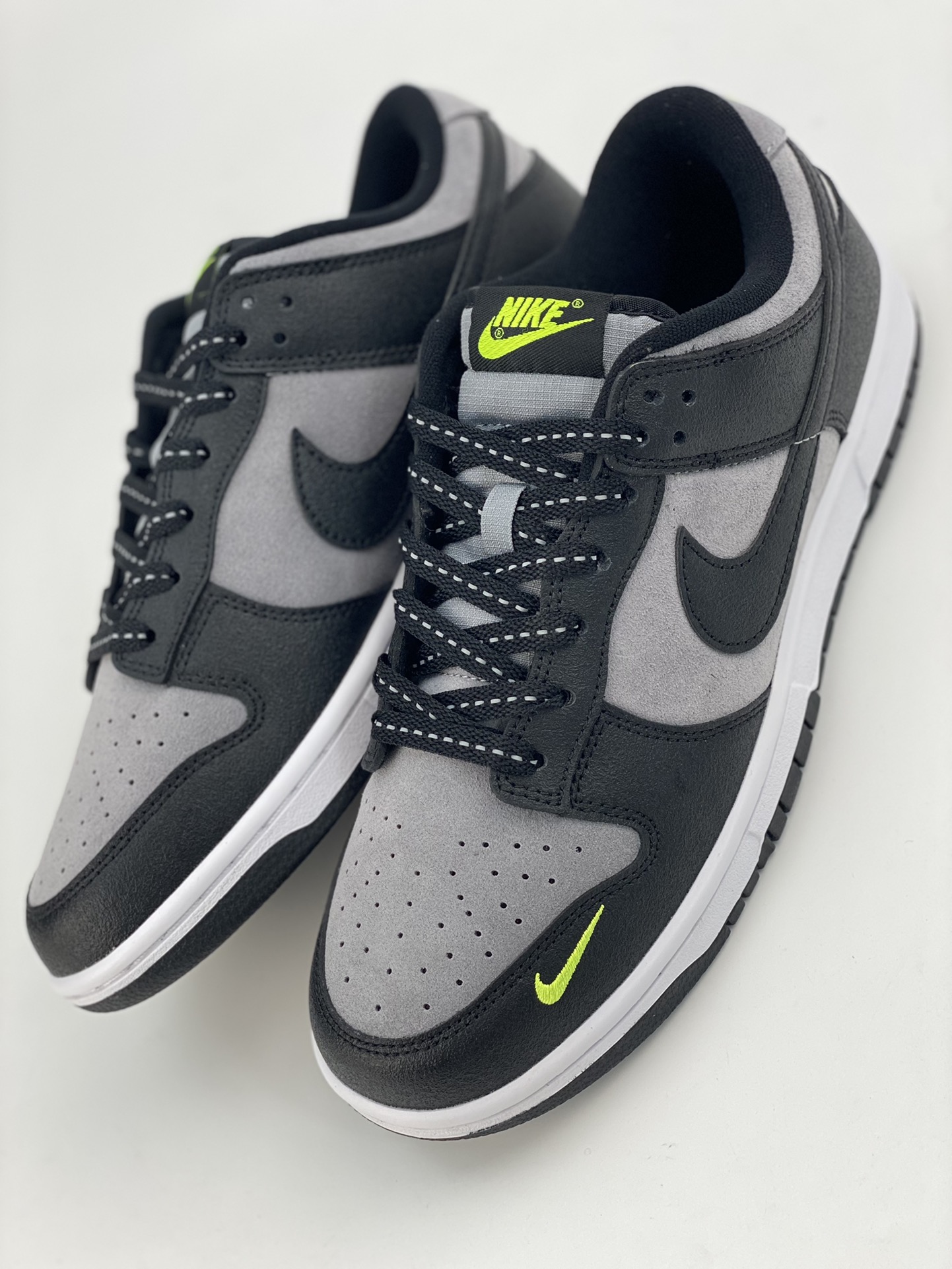 Nike SB Dunk Low black gray green FQ2205-001