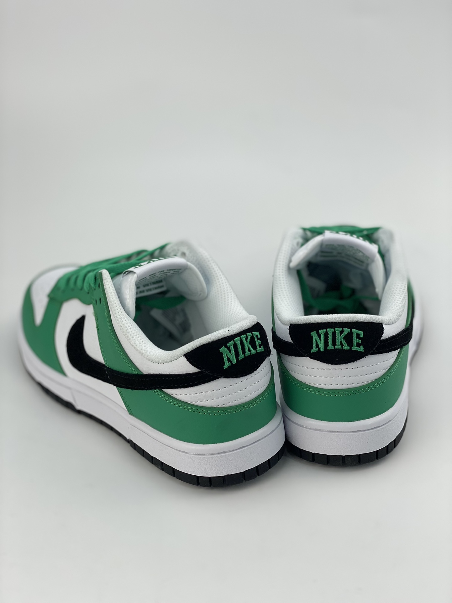 260 Nike SB Dunk Low 喜力绿白黑 FN3612-300