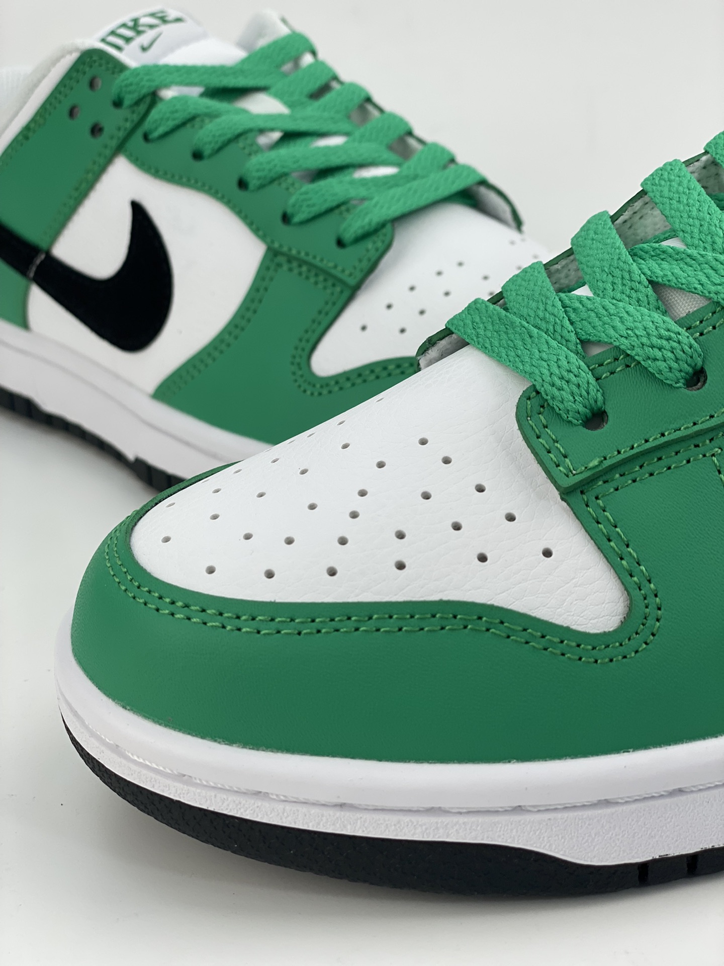 260 Nike SB Dunk Low 喜力绿白黑 FN3612-300