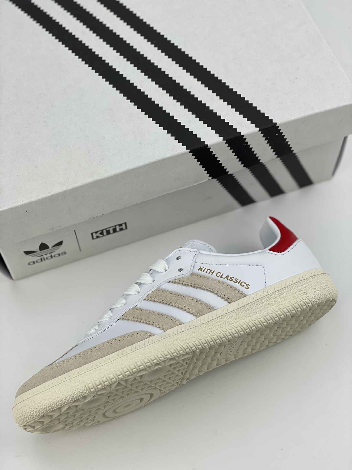 KITH x Adidas Originals Samba white, gray and red joint Samba training shoes GY2544