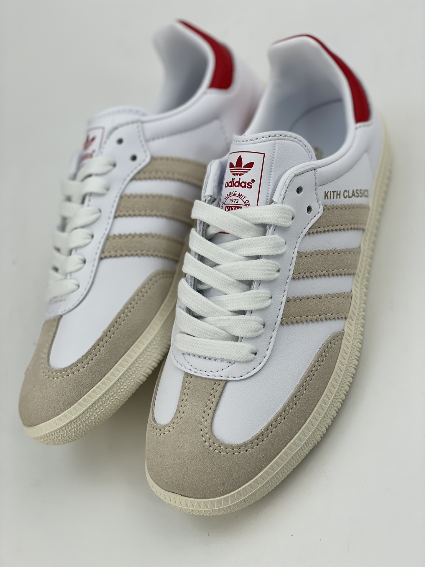 KITH x Adidas Originals Samba white, gray and red joint Samba training shoes GY2544