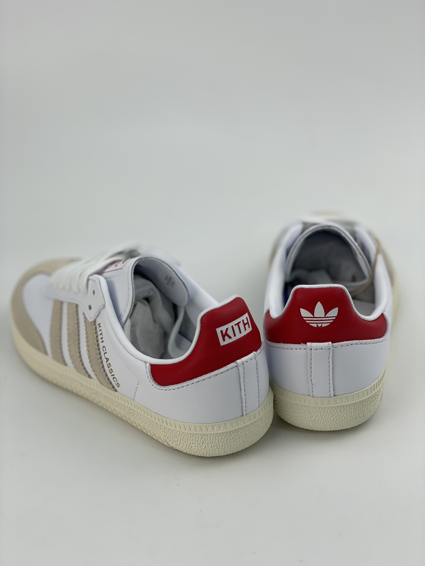 KITH x Adidas Originals Samba white, gray and red joint Samba training shoes GY2544