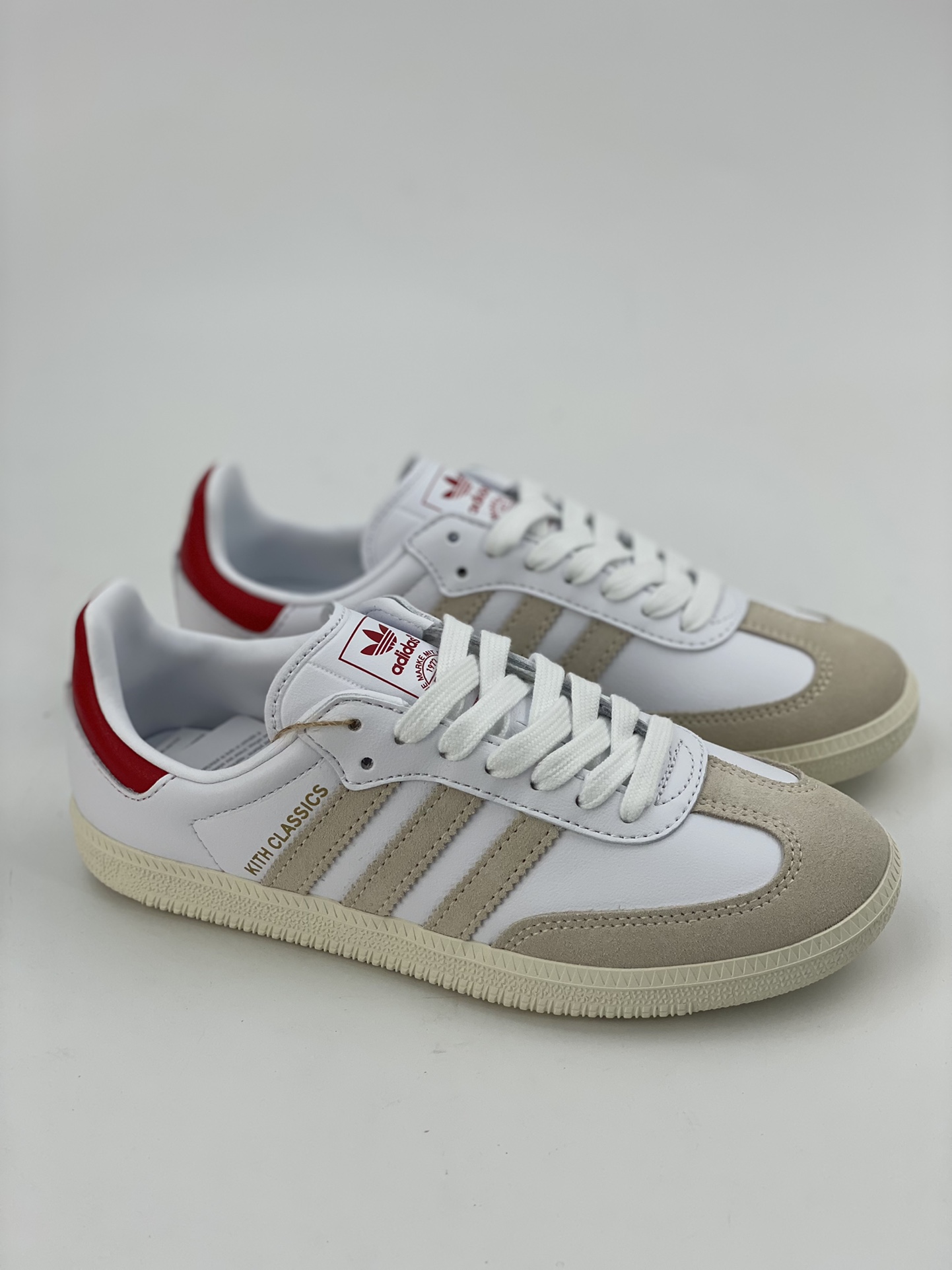 KITH x Adidas Originals Samba white, gray and red joint Samba training shoes GY2544