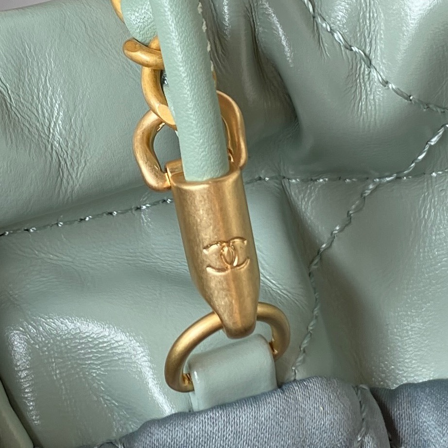 Chanel 专柜款经典手袋 7
