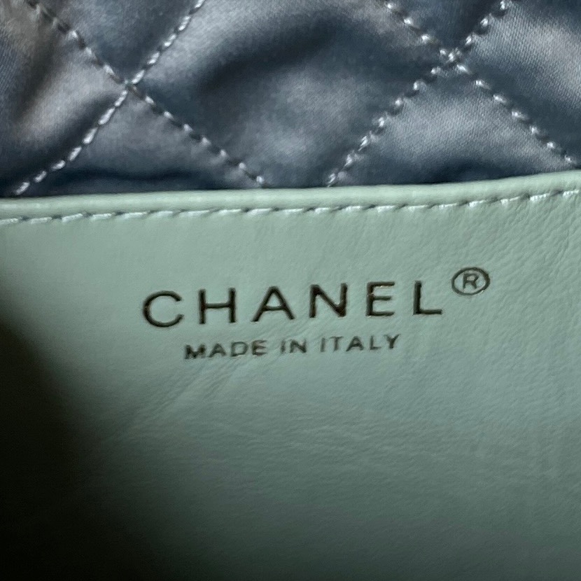Chanel 专柜款经典手袋 5