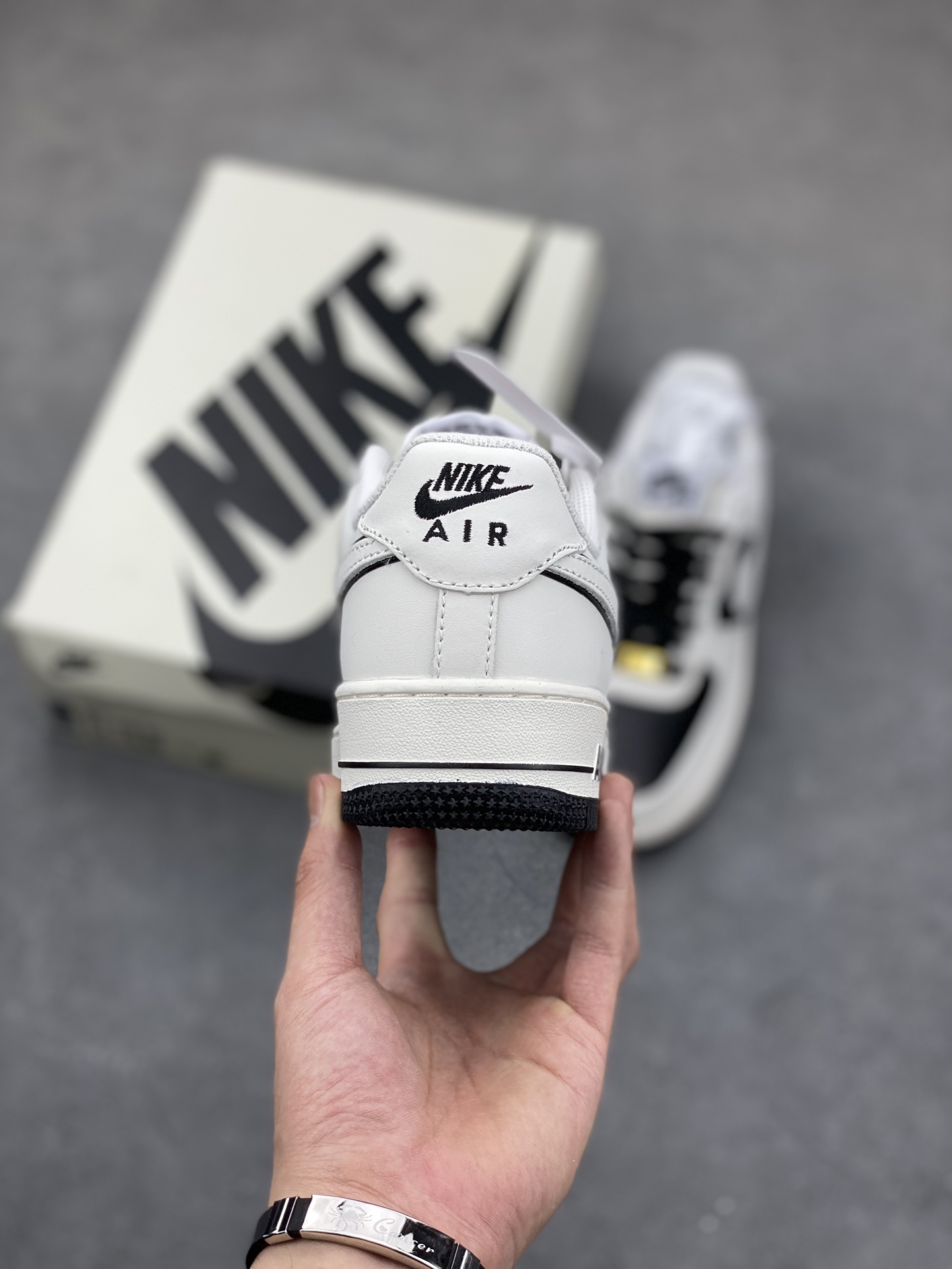 Nike Air Force 1 Low '07 White Black Casual Sneakers AV0303-725 5 i1685909427 8520 3