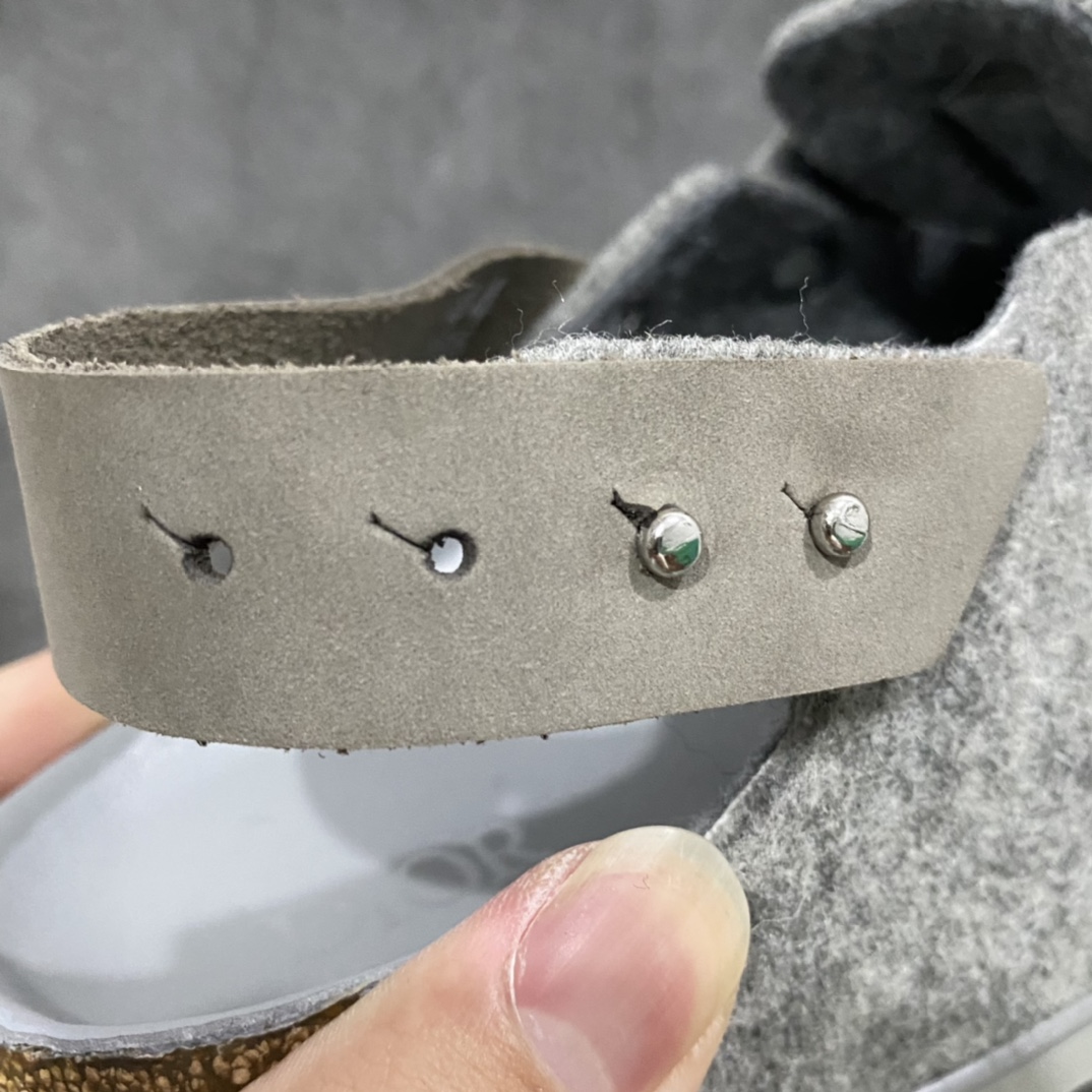 图片[4]-【G版纯原】 Birkenstock 勃肯 x联名 Dior迪奥 Tokio 开发耗时2个多月！ 灰色 真羊毛纤维材质鞋面！ 黑色、沙色 头层牛翻毛皮 ！ TPU圆头包头设计！ 侧面独家开模金属锁扣设计！ 精致原版包装+配件齐全！ 私模开发，非经典勃肯大底！ 尺码： 35-46、超大尺码，外贸特供！-选品中心