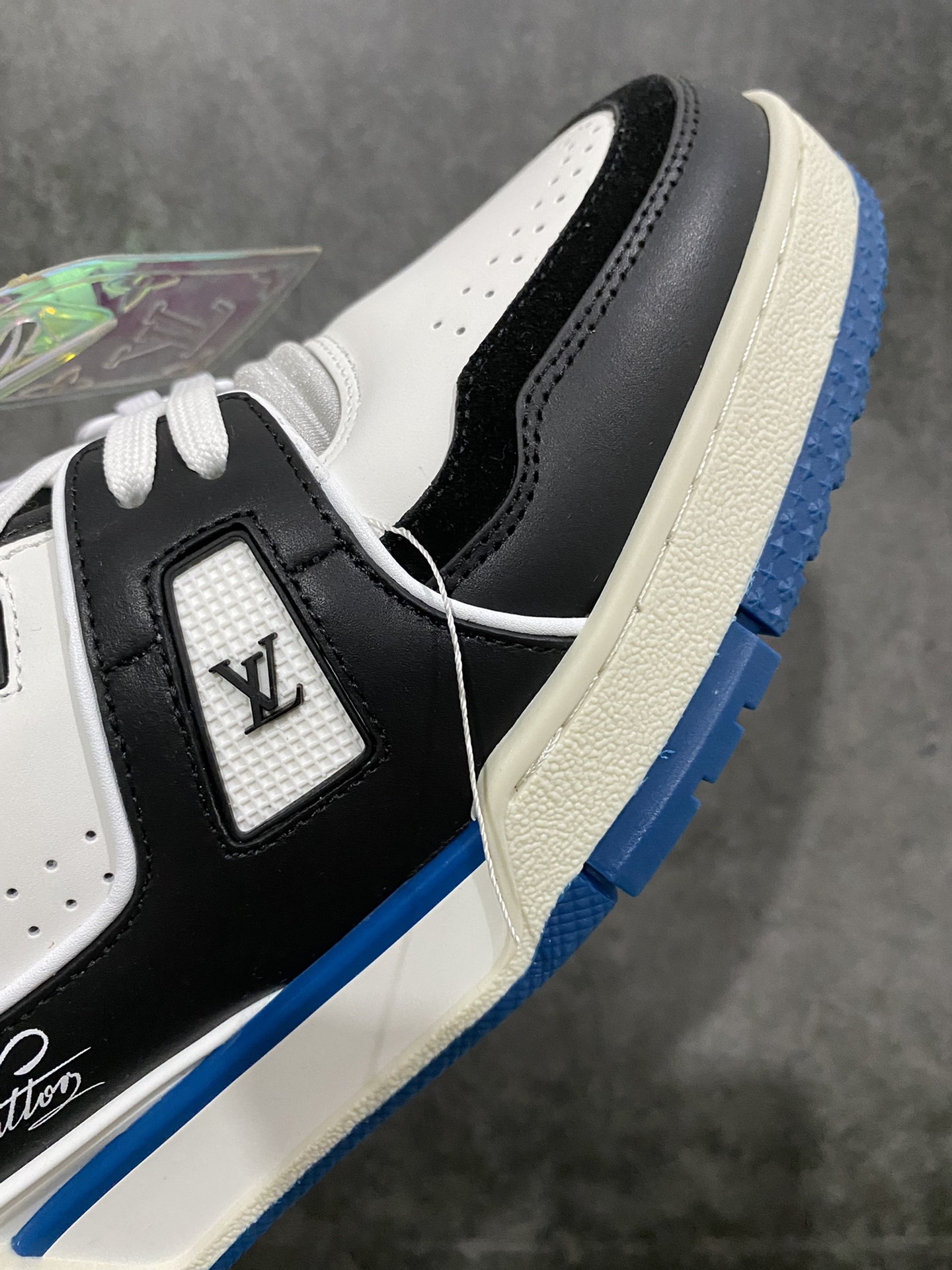 [Top-grade non-adhesive version] LV Trainer series high-end luxury sports shoes available for delivery on the same day